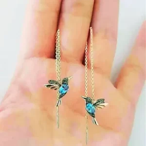 Brinco de Beija-Flor Feminino com Pingente Cravejado com Zircônias Cúbicas